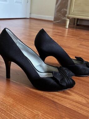 Women's Black Satin Bow Peep-Toe Heels - Elegant Evening Pumps